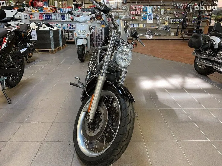 Harley-Davidson V-Rod  Image 4